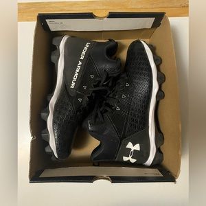 Men’s Under Armour football cleats